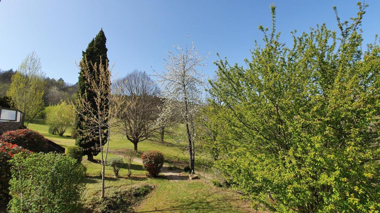 Hotel Domaine Du Cardou Puy-lʼÉvêque Esterno foto