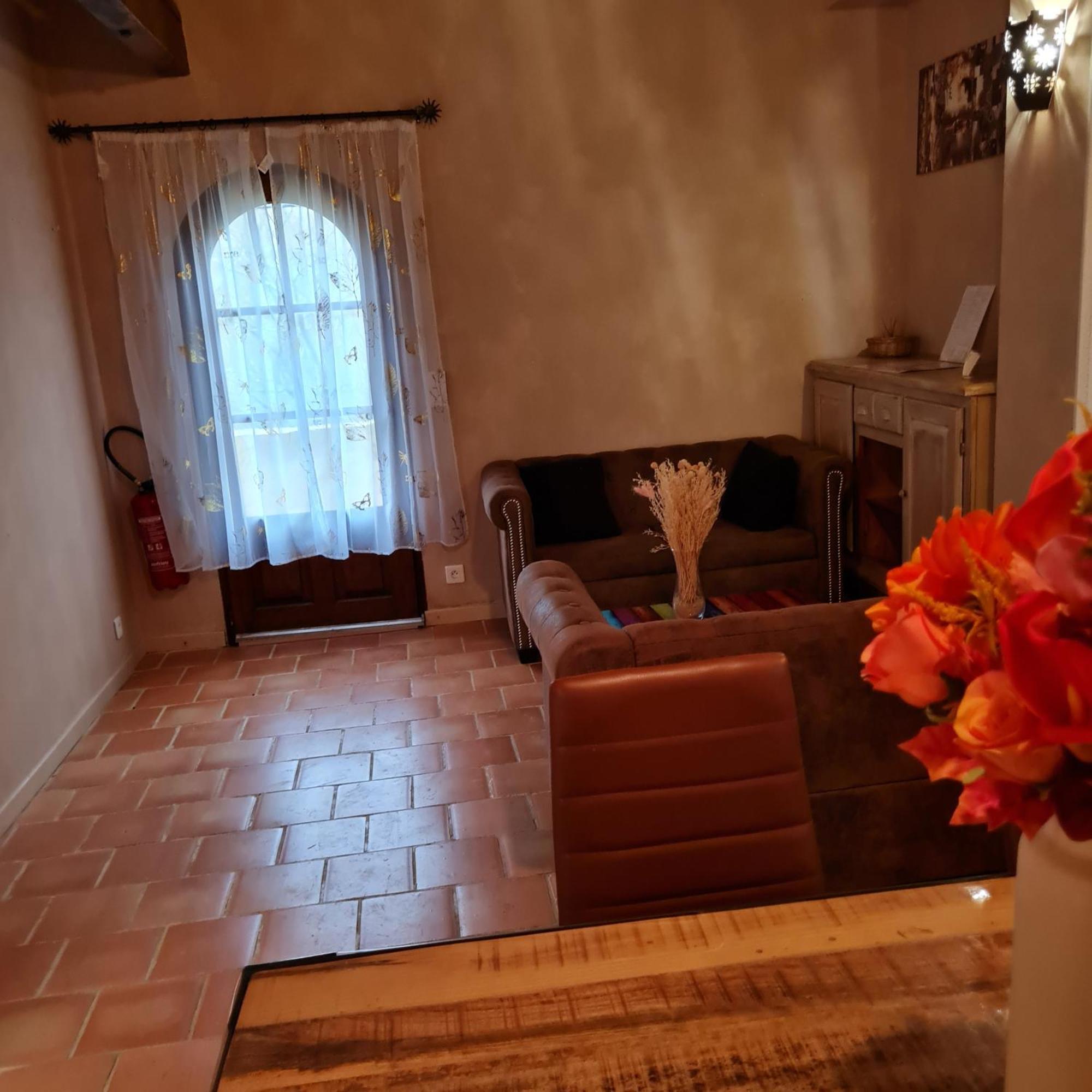 Hotel Domaine Du Cardou Puy-lʼÉvêque Esterno foto