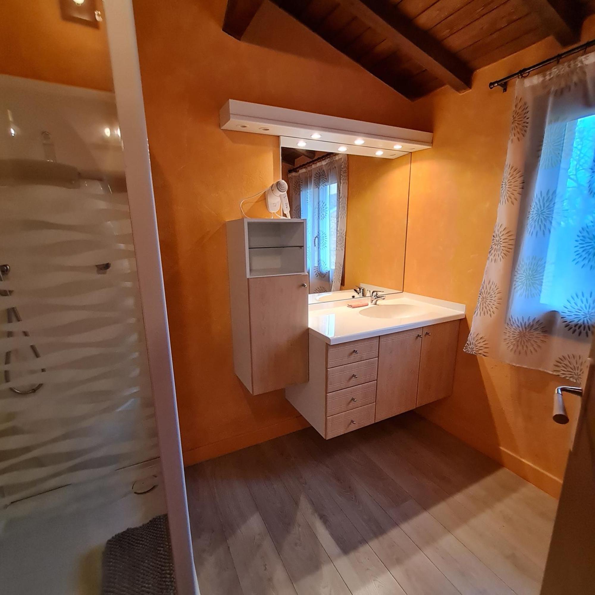 Hotel Domaine Du Cardou Puy-lʼÉvêque Esterno foto